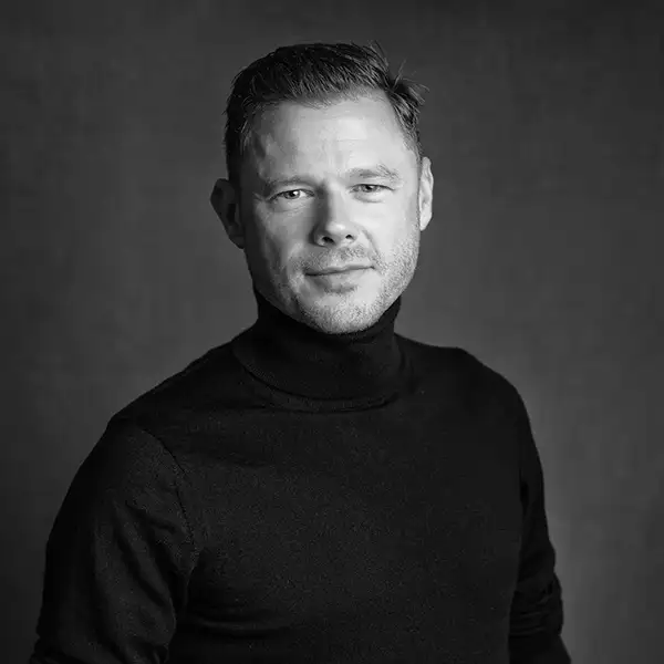 Alexander Walton Black and White